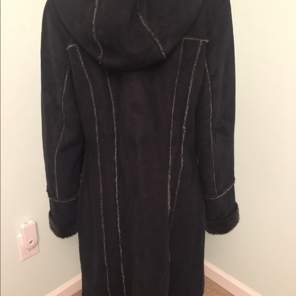 Saks fifth avenue fur lined coat - Picture 7 of 8